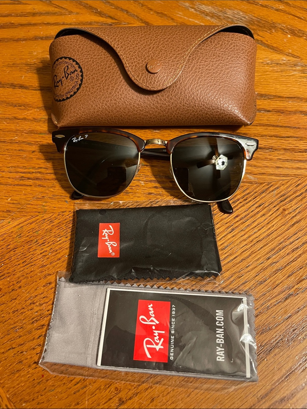 Ray-Ban Tortoise/Gold Clubmaster Sunglasses with Dark Lenses